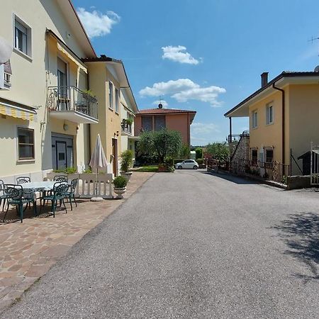 Narcisa Patio Apartment Бардолино Экстерьер фото