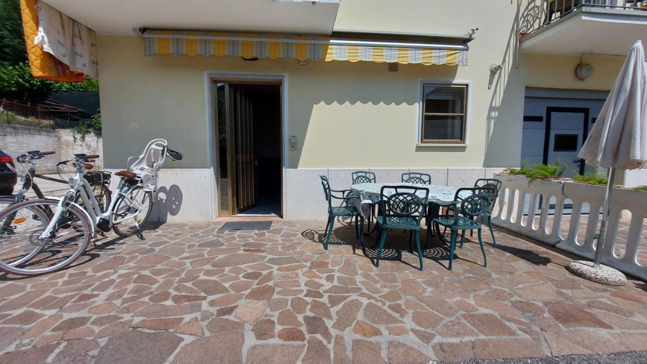 Narcisa Patio Apartment Бардолино Экстерьер фото
